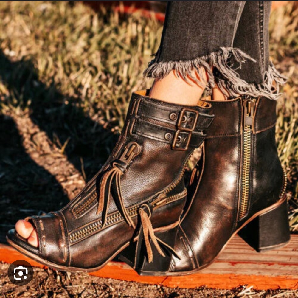 Freebird Zombi Black Distressed